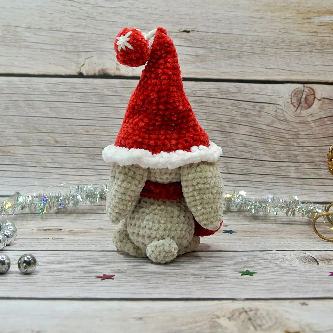 Lapin au crochet de Noël vu de dos