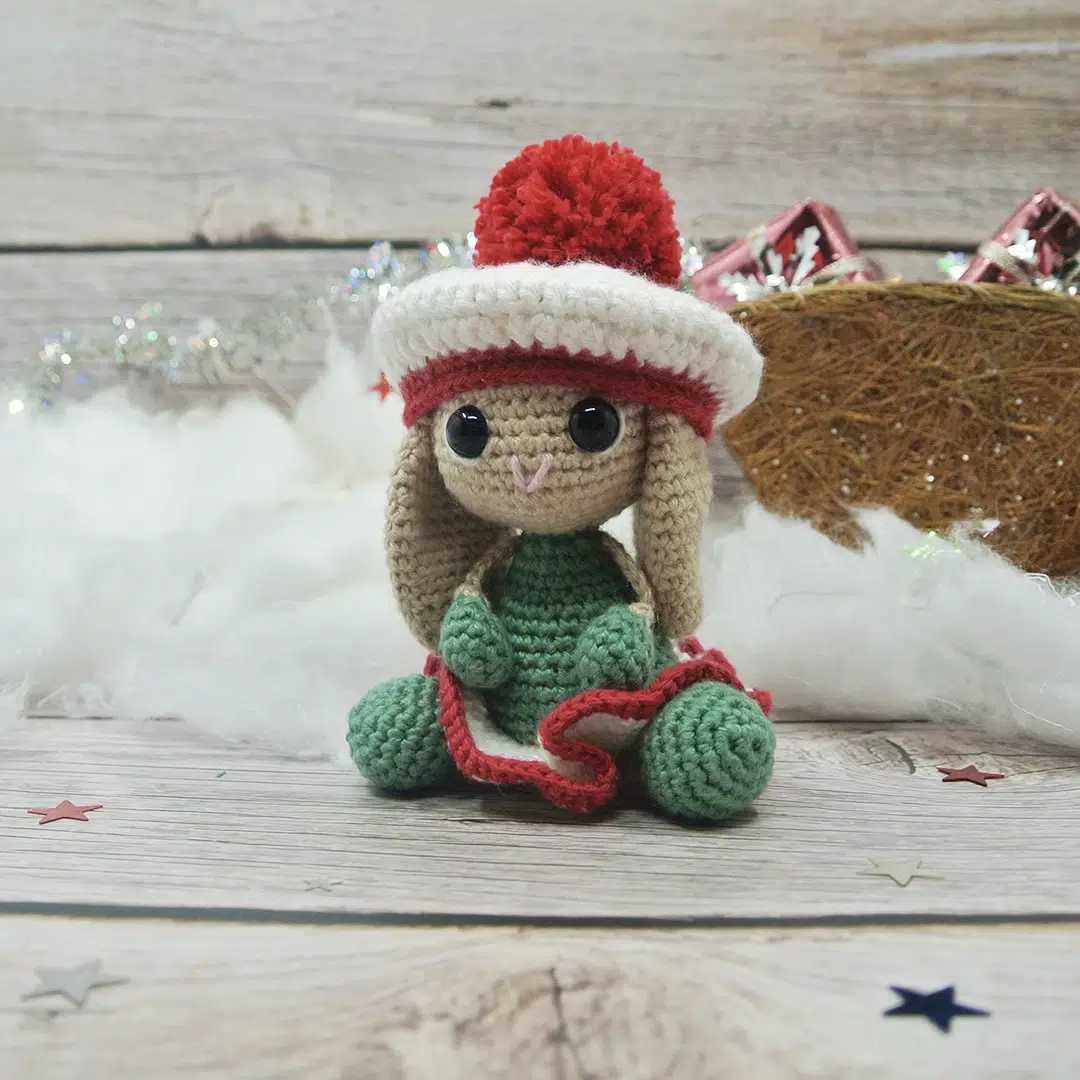 Modèle au crochet Bambola lapine de Noël