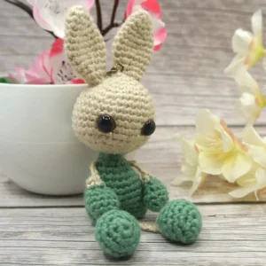Lapin au crochet porte-clés assis