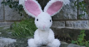 Lapin blanc réalisé au crochet
